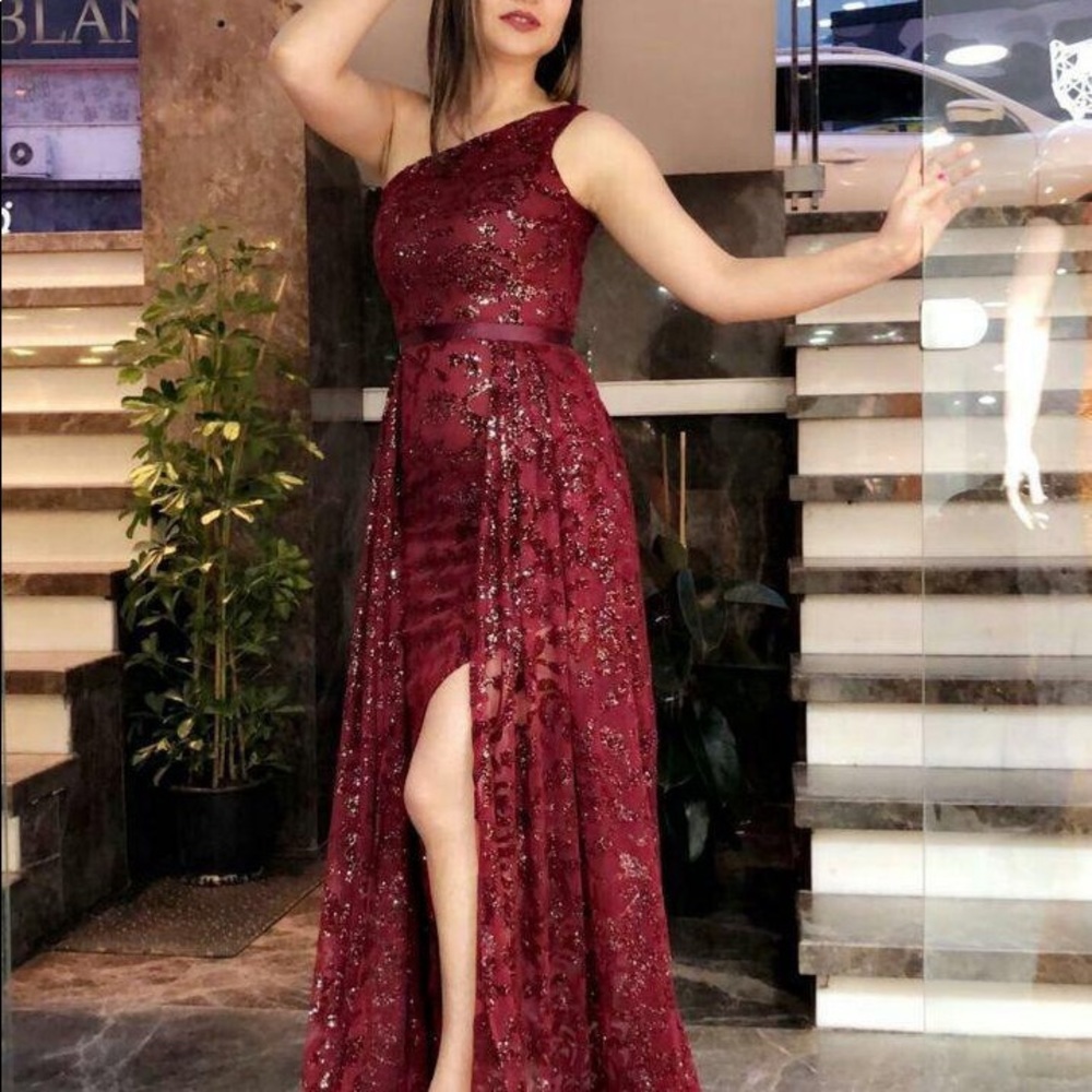 Women, party gowns velvet sparkle open leg